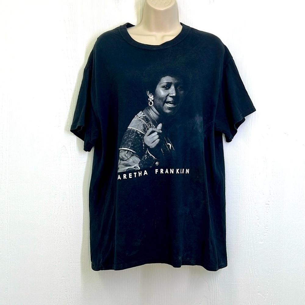 Goodie Two Sleeves - Aretha Franklin Black And White Graphic Short Sleeve T M/L